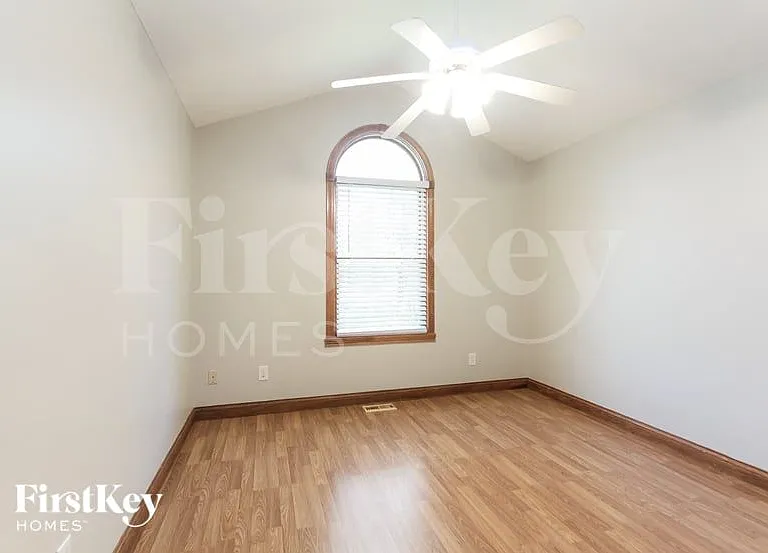 169 Meadows Ct — Photo 12