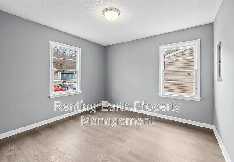 7216 Paris Ave — Photo 12