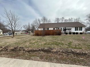 310 N 8th St, Arma, KS 66712