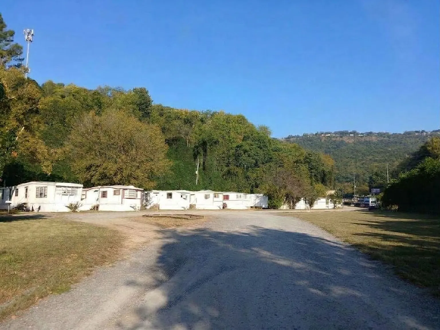 Signal Mountain Estates — Photo 3