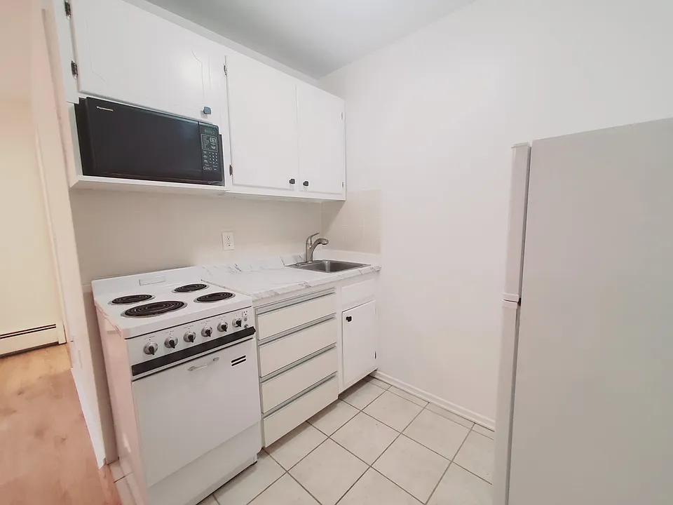 29 Hoyt St #5