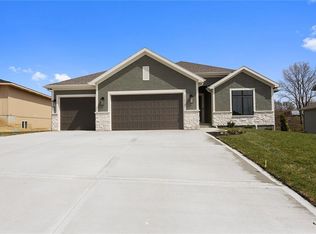 11413 Rye Dr, Liberty, MO 64068