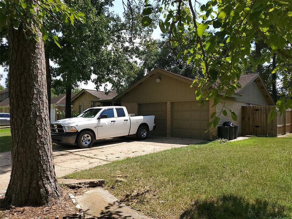 2nd image of 16235 Hollow Wood Dr