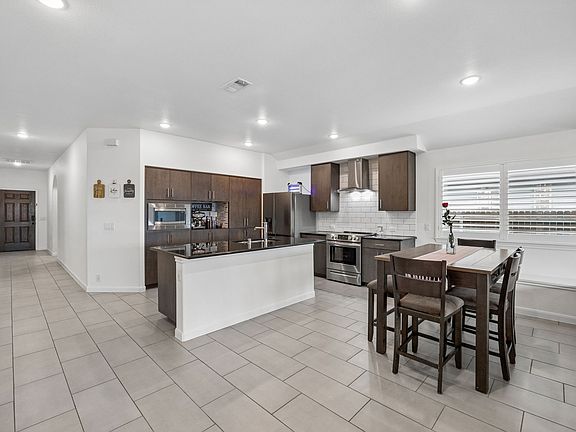 3rd image of 525 Stanton Ln