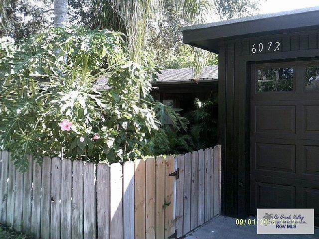 1st image of 1000 Camelot Dr