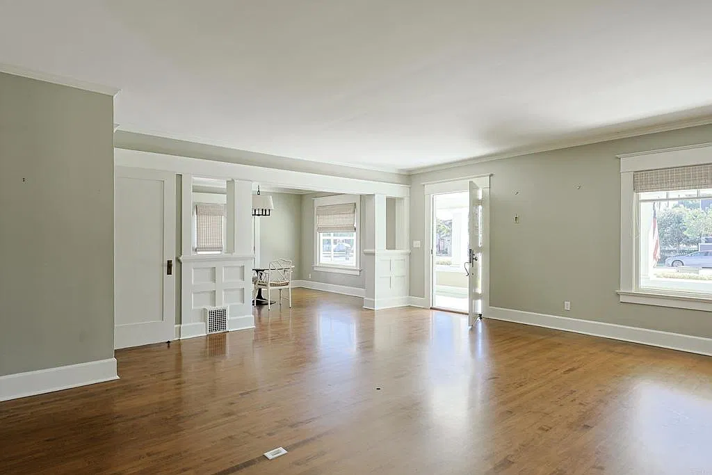 4 bed, 2.5 bath, 2938 sqft, $16,500 — Photo 4