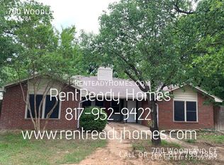 700 Woodland Ct, Kennedale, TX 76060