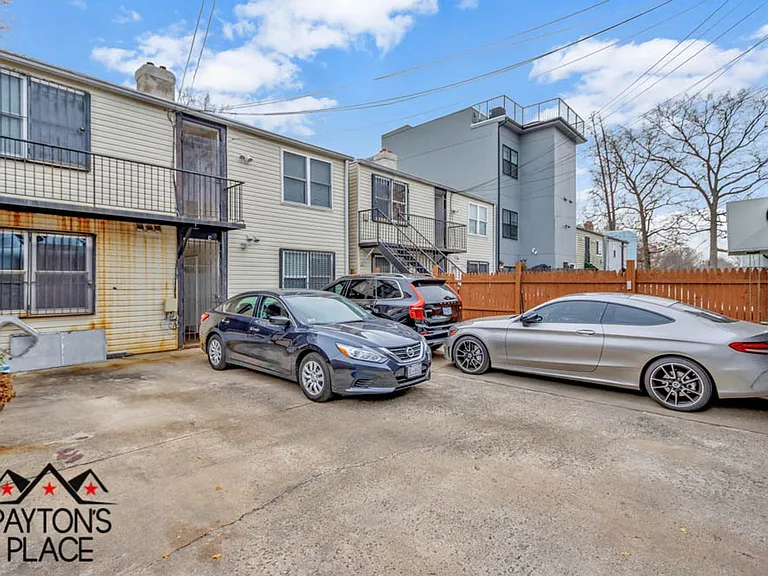 1658 W Virginia Ave NE #201 — Photo 3