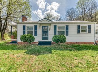 5270 Fort Henry Dr, Kingsport, TN 37663