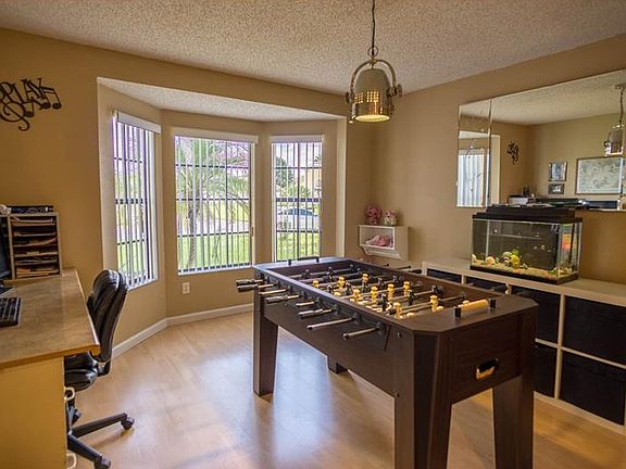 3rd image of 149 Coralwood Cir