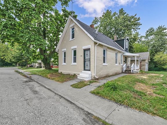 4th image of 7041 Roy Ave