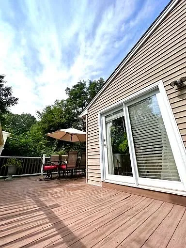 8 Kennedy Dr — Photo 4
