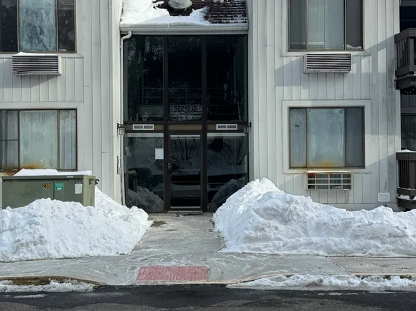 175 Mill Pond Rd Unit 324, Hamden, CT 06514