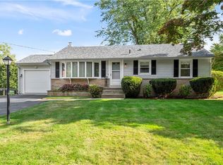 8 Meeting House Rd, Lincoln, RI 02865