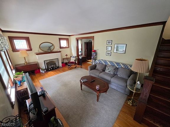 3rd image of 12 Brook Pl