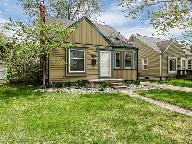 120 N Rembrandt Ave — Photo 28