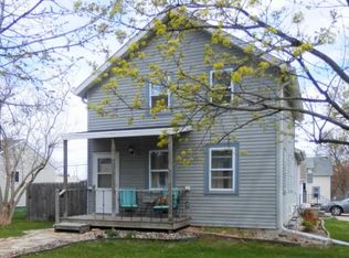 121 E Cook St, New London, WI 54961