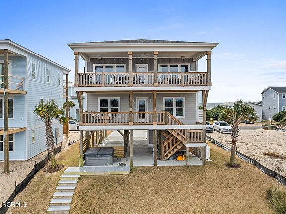 3rd image of 4818 W Beach Drive