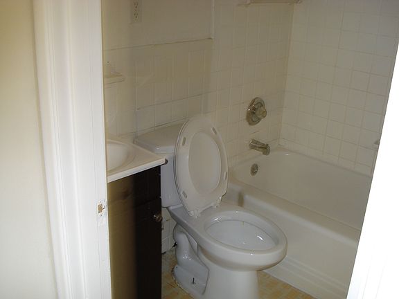 4th image of 1559 82nd Blvd