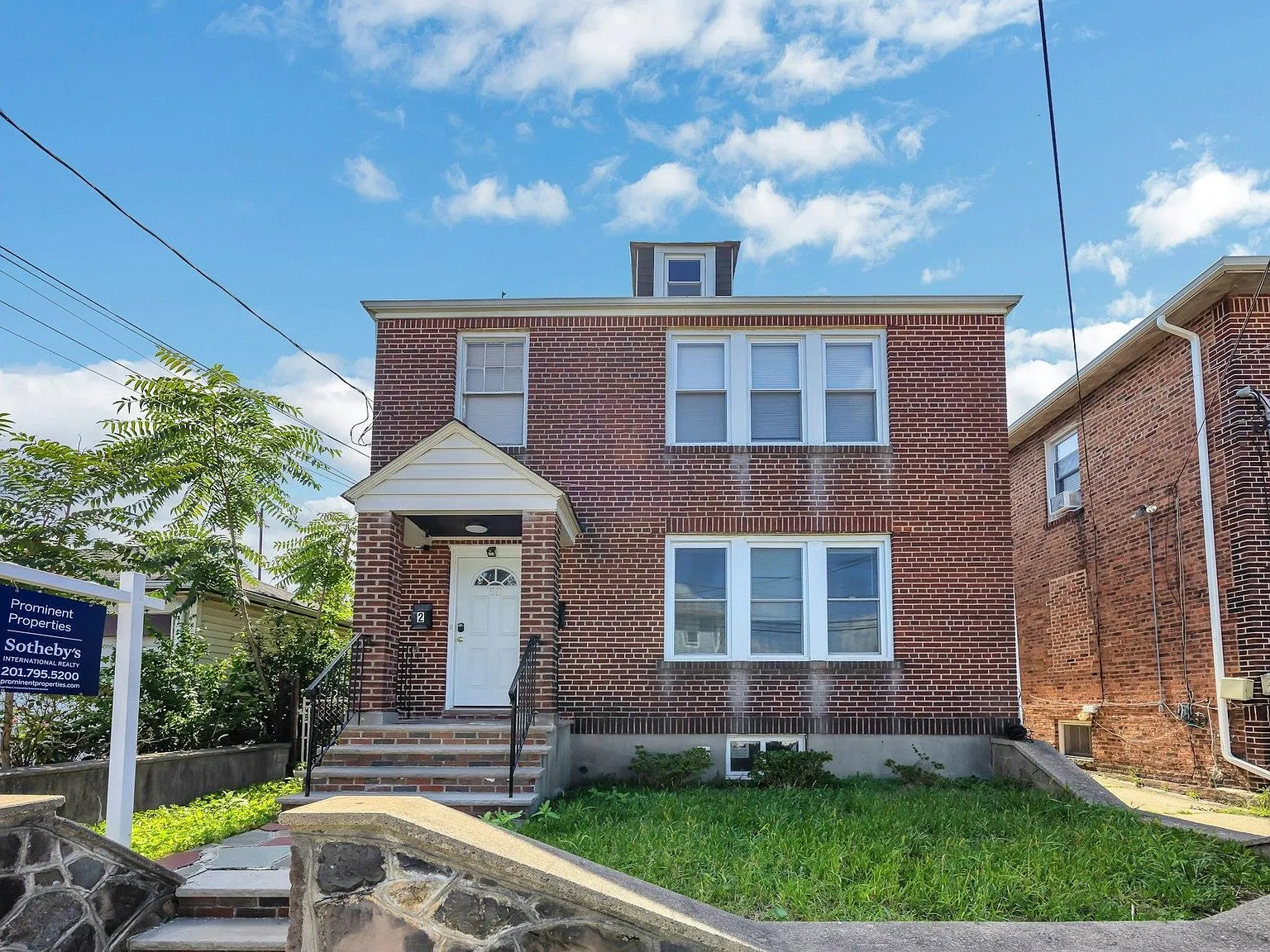 2 bed, 1.0 bath, $2,700 — Photo 2