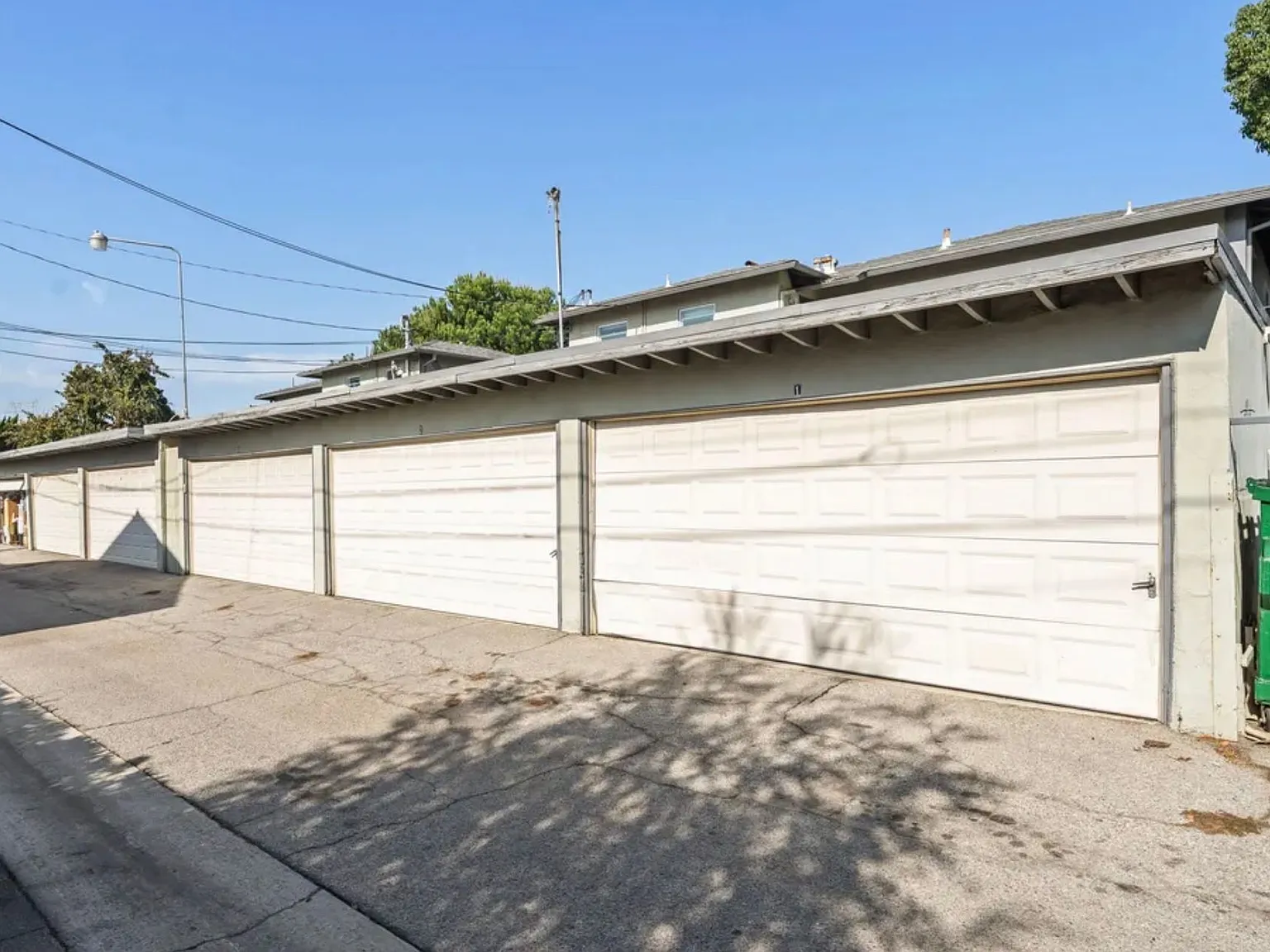 Charming 1 & 2 Bedrooms on the Chandler Bike Path — Photo 3