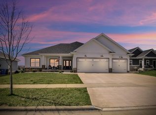 803 Lynn St, Waunakee, WI 53597