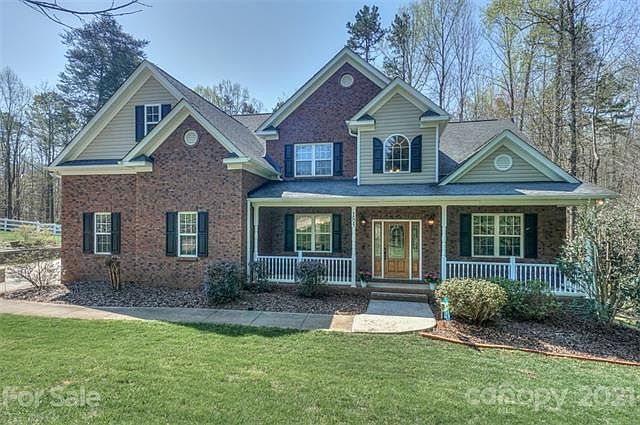 1st image of 184 Twin Creeks Dr