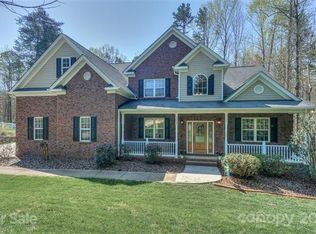 184 Twin Creeks Dr, Troutman, NC 28166