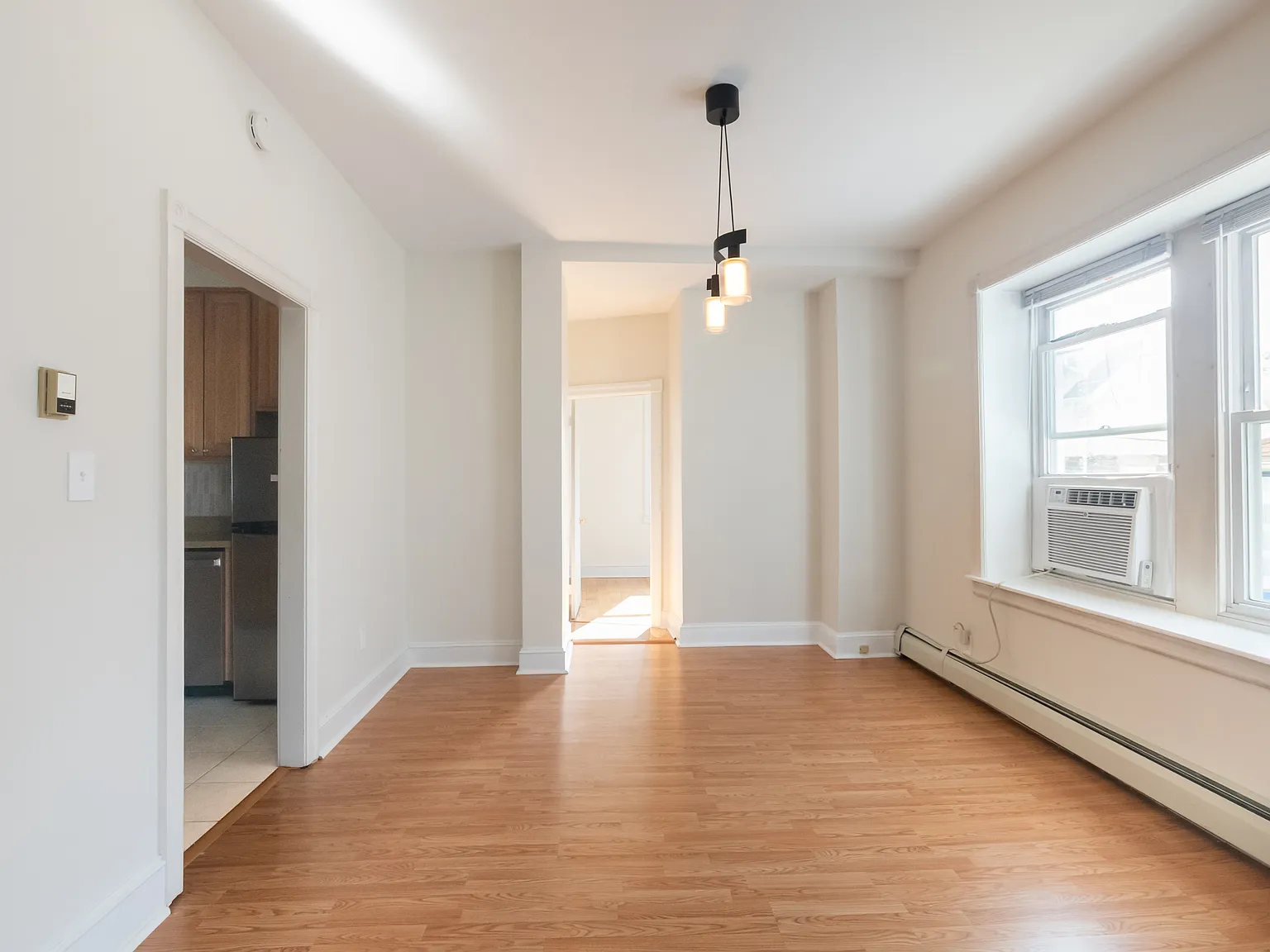 2 bed, 1040 sqft, $2,150 — Photo 4