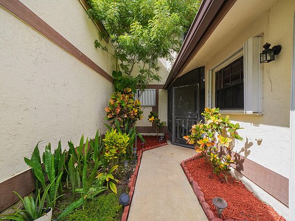 3rd image of 20847 BOCA RIDGE Drive N