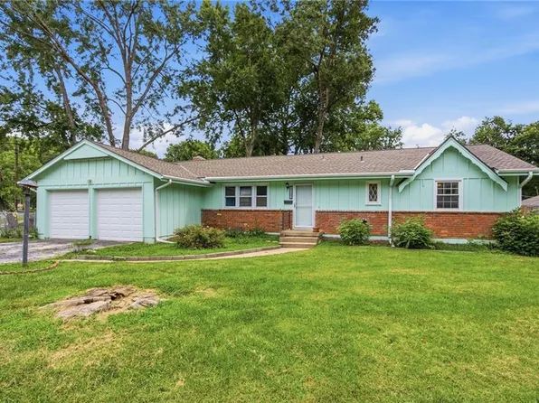 9307 Craig Dr, Overland Park, KS 66212