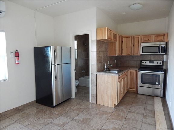 2nd image of 110 Oakland Dr APT 3