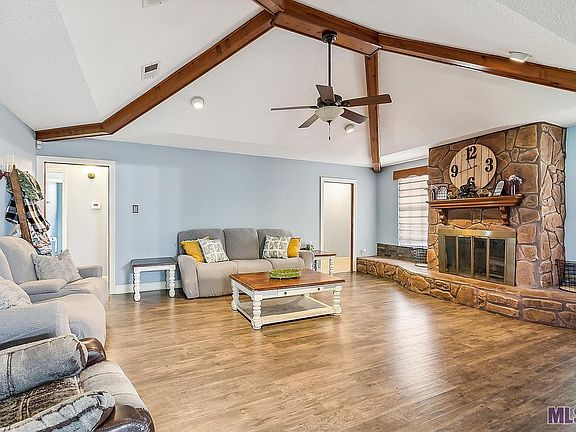 3rd image of 16415 Spanish Ct
