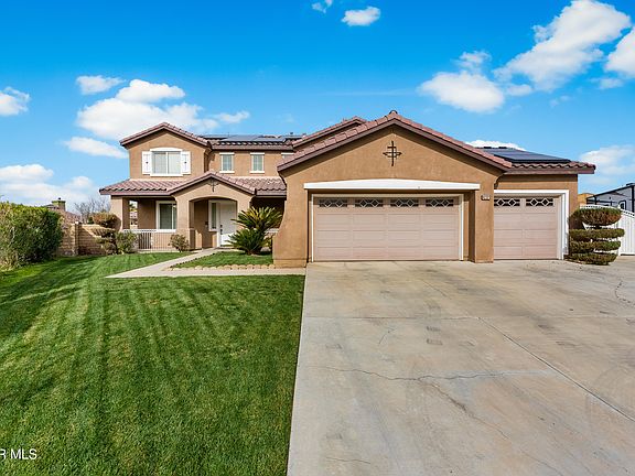 4th image of 42321 Columbia Ct