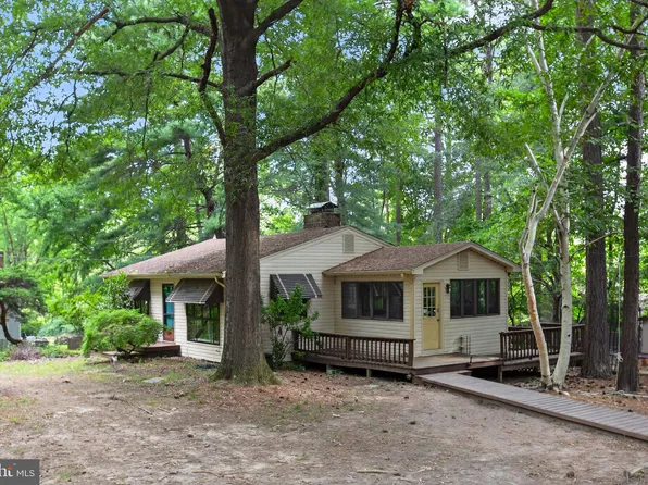 141 Poland St, Montross, VA 22520