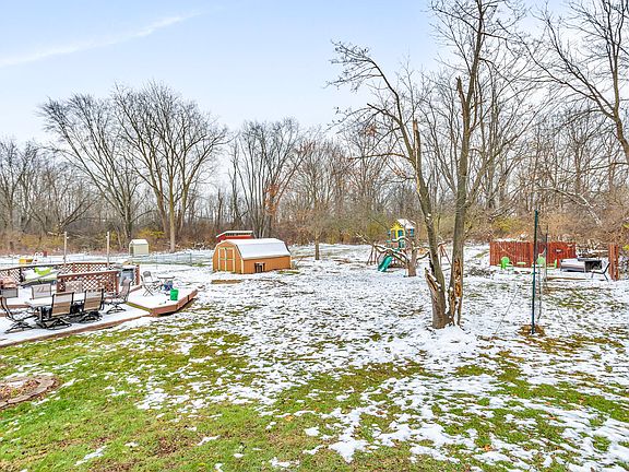 4th image of 2223 Saines Manor Dr