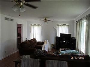 4th image of 304 N East St