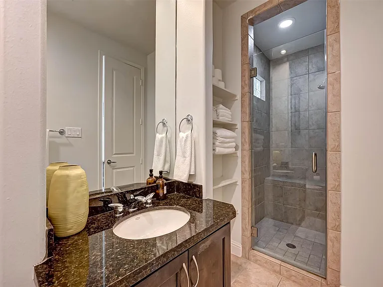 5202 Rose St #A — Photo 37