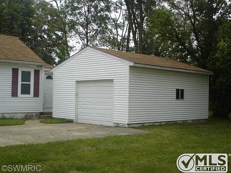3rd image of 533 S Wilmott St