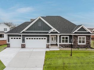 N55W19319 Red Crown Ln, Menomonee Falls, WI 53051