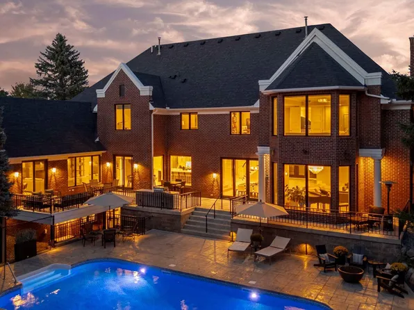 3554 Fairway Ct, Minnetonka, MN 55305