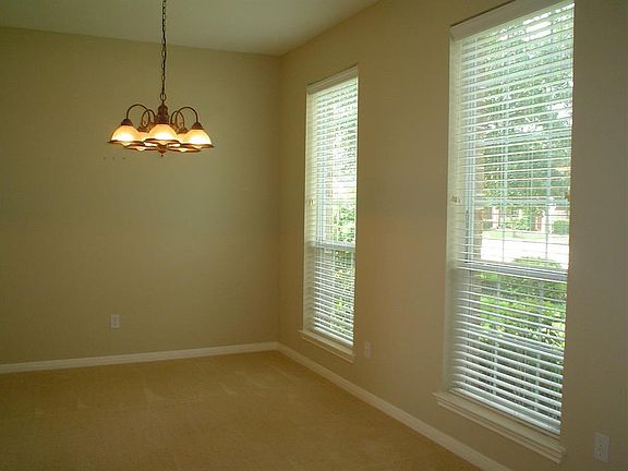 3rd image of 2611 Crystal Falls Dr