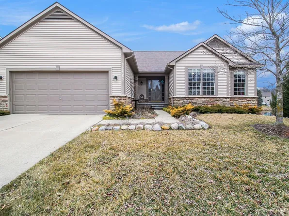 8468 Parkridge Dr, Dexter, MI 48130