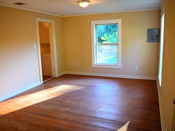 4th image of 266 W Villaret Blvd