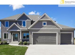 2428 SW Hickory Ln, Lees Summit, MO 64082