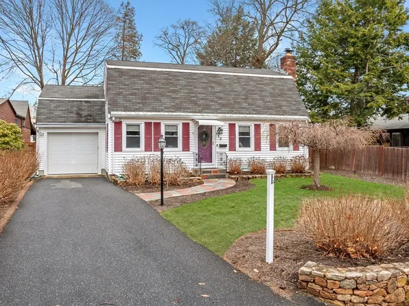 10 Leslie Rd, Framingham, MA 01702