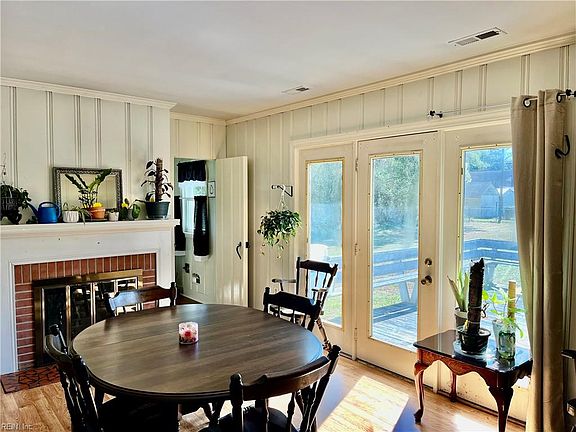 4th image of 313 Robinhood Rd