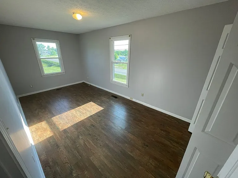 111 Pleasureville Rd — Photo 15