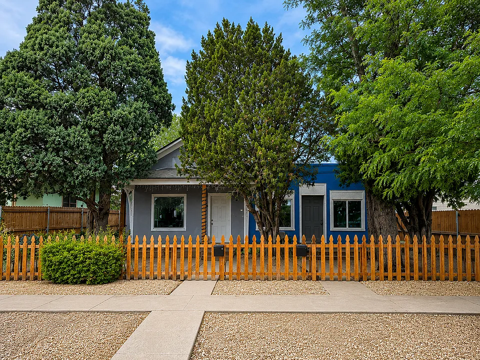 1025 W 17th St