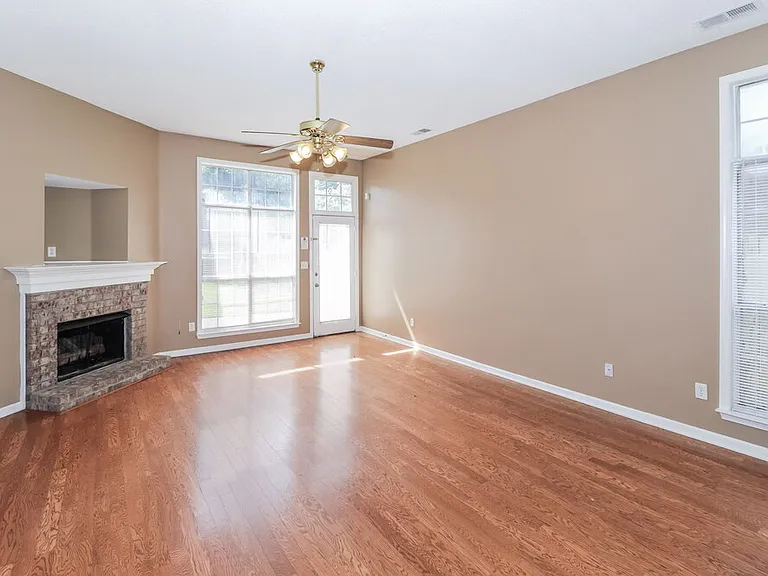 2811 Misty Bay Dr — Photo 5